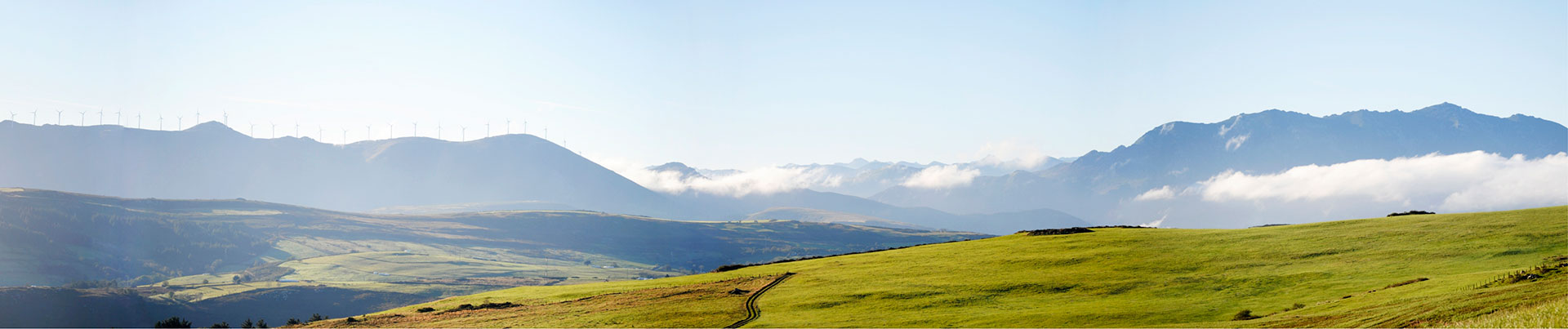 Colinas verdes y Montañas en Tineo (Asturias)